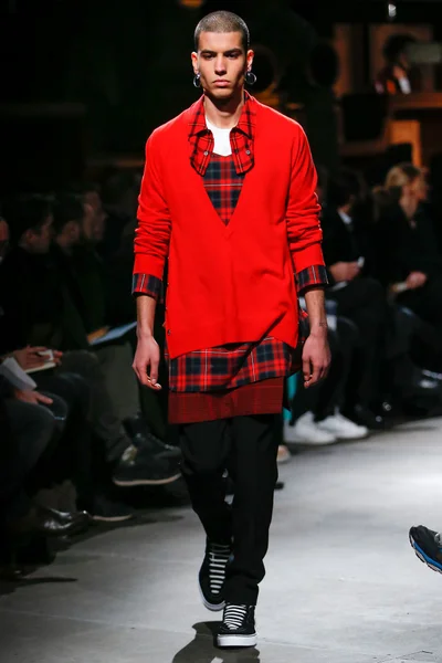 Look 28